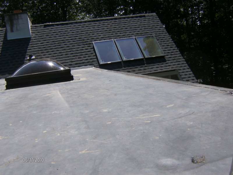 RESIDENTIAL FLAT ROOF SKYLIGHTS ON FLAT ROOF